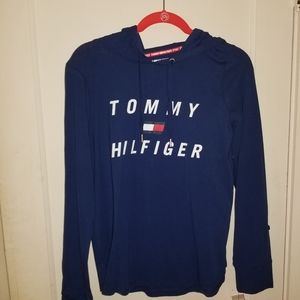 NWT tommy Hilfiger hooded tshirt